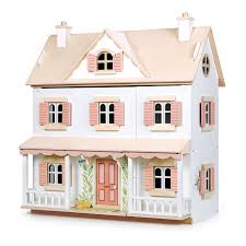 Dolls Houses & Furniture